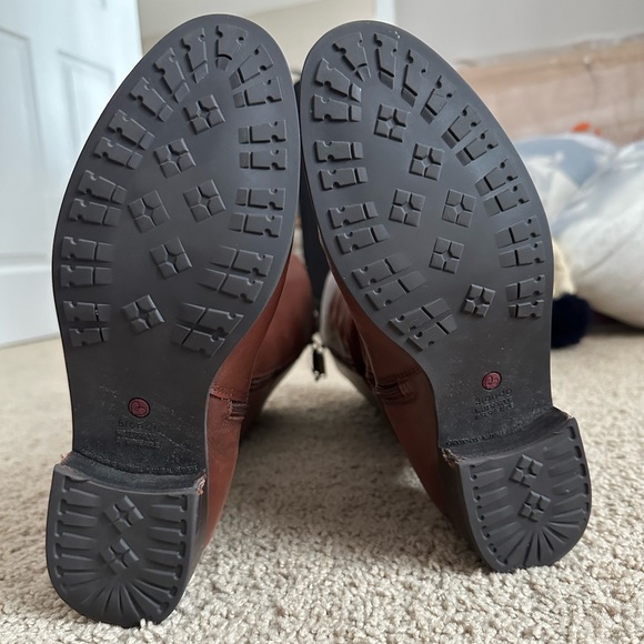 Blondo Brown Heeled Boots - Picture 6 of 12